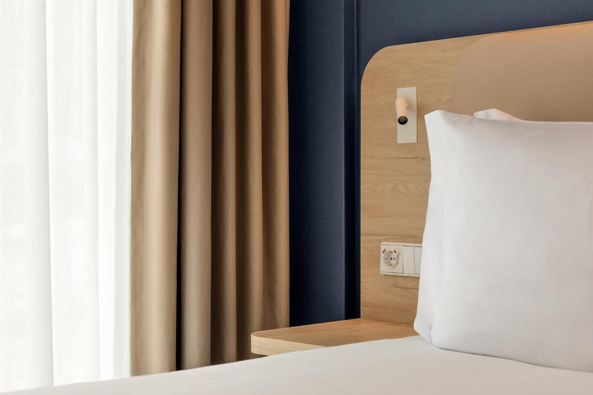 Holiday Inn Express Porto - Boavista By Ihg Экстерьер фото