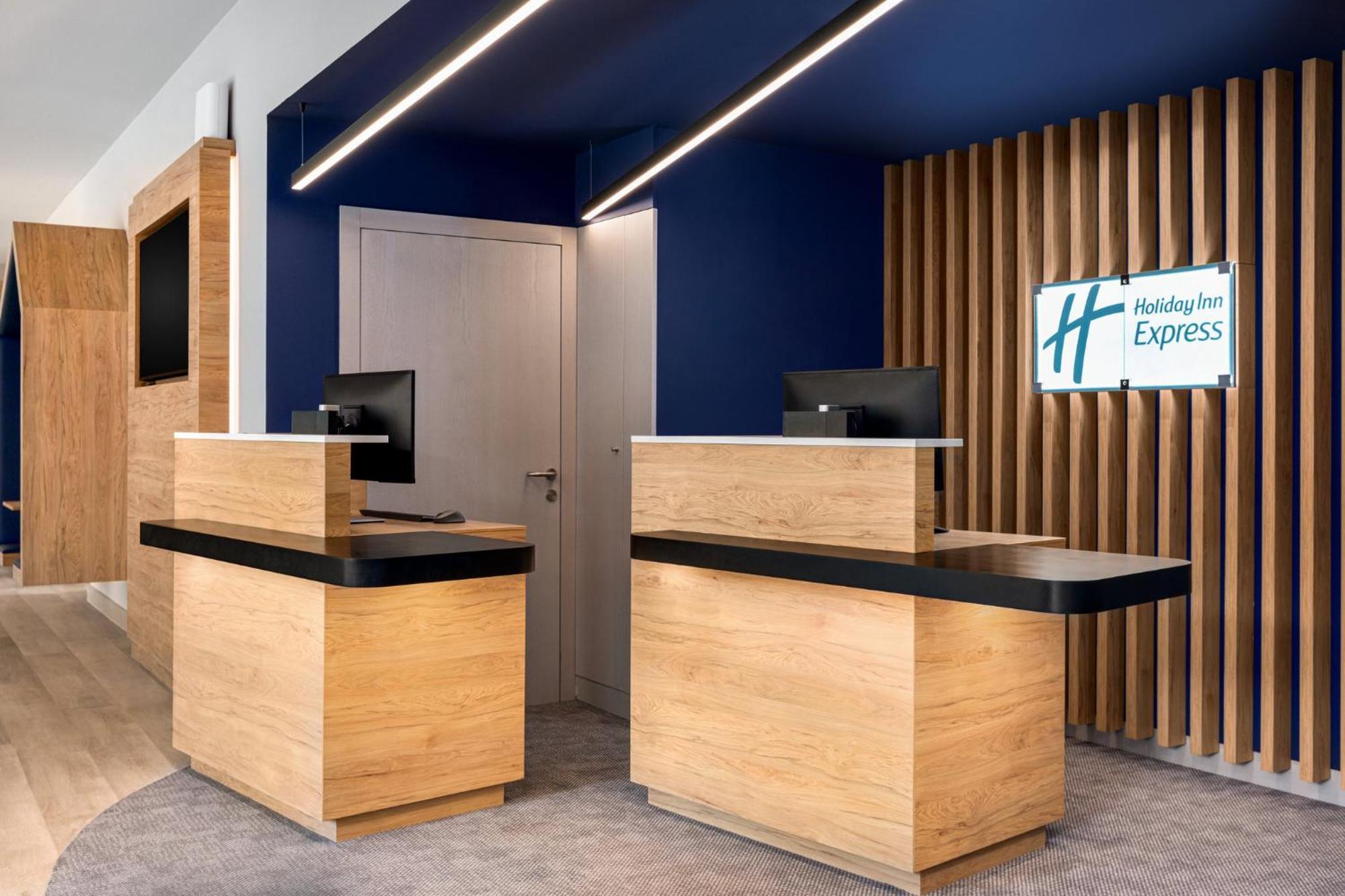 Holiday Inn Express Porto - Boavista By Ihg Экстерьер фото