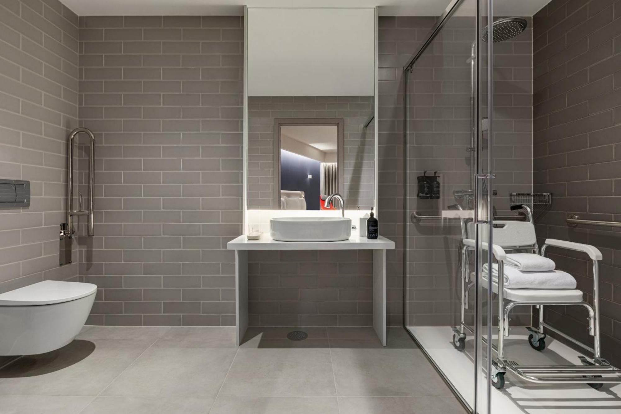Holiday Inn Express Porto - Boavista By Ihg Экстерьер фото