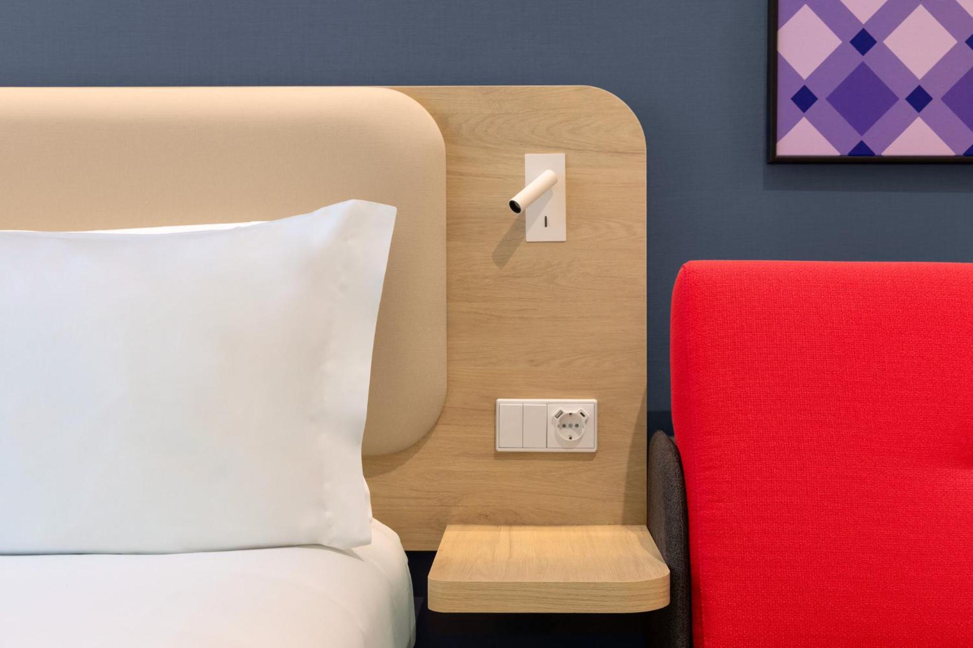 Holiday Inn Express Porto - Boavista By Ihg Экстерьер фото